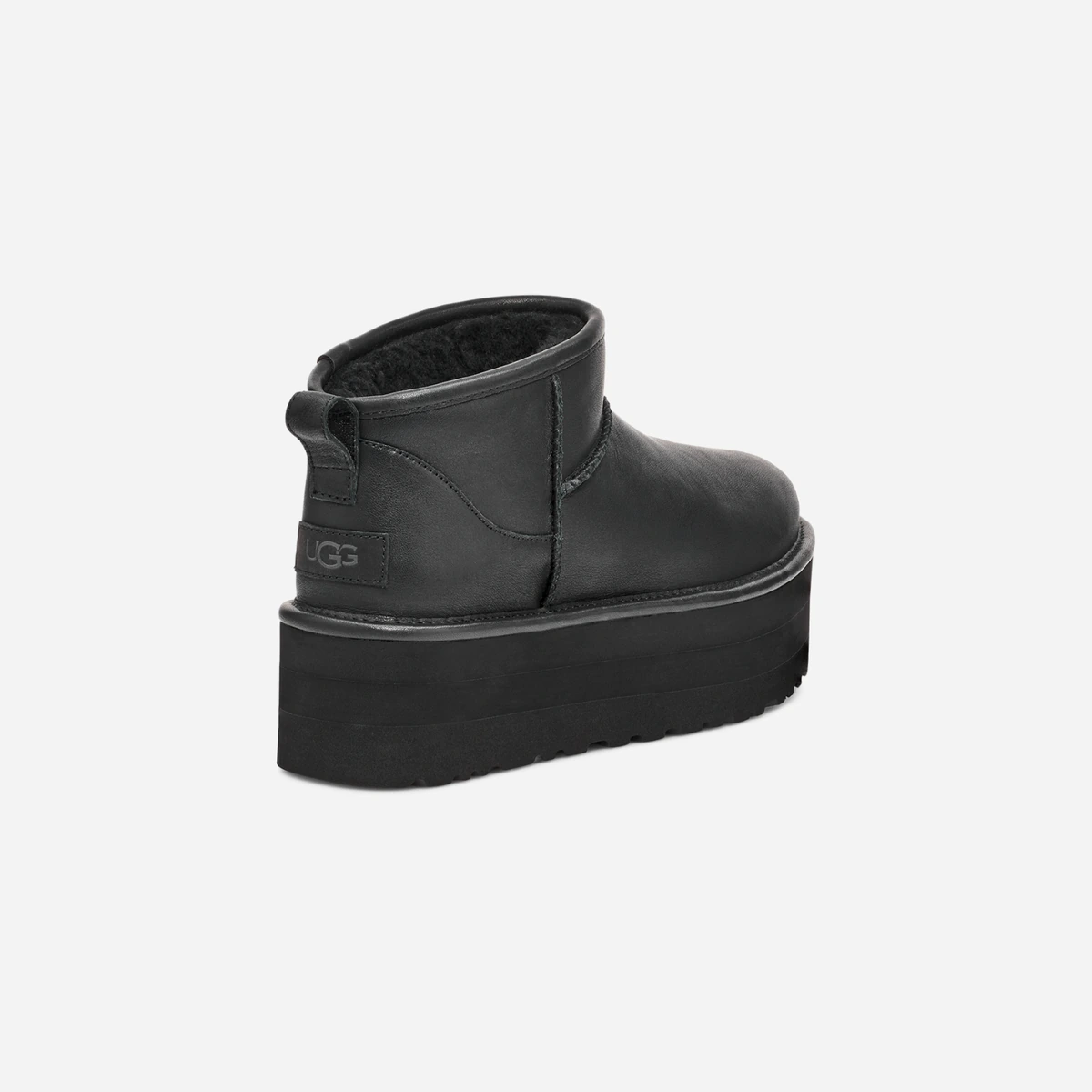 Женские угги Ugg Classic Ultra Mini Platform Leather Black цена 11 000 Руб. фото и описание в каталоге сайта ugg-boom.ru — фото 4