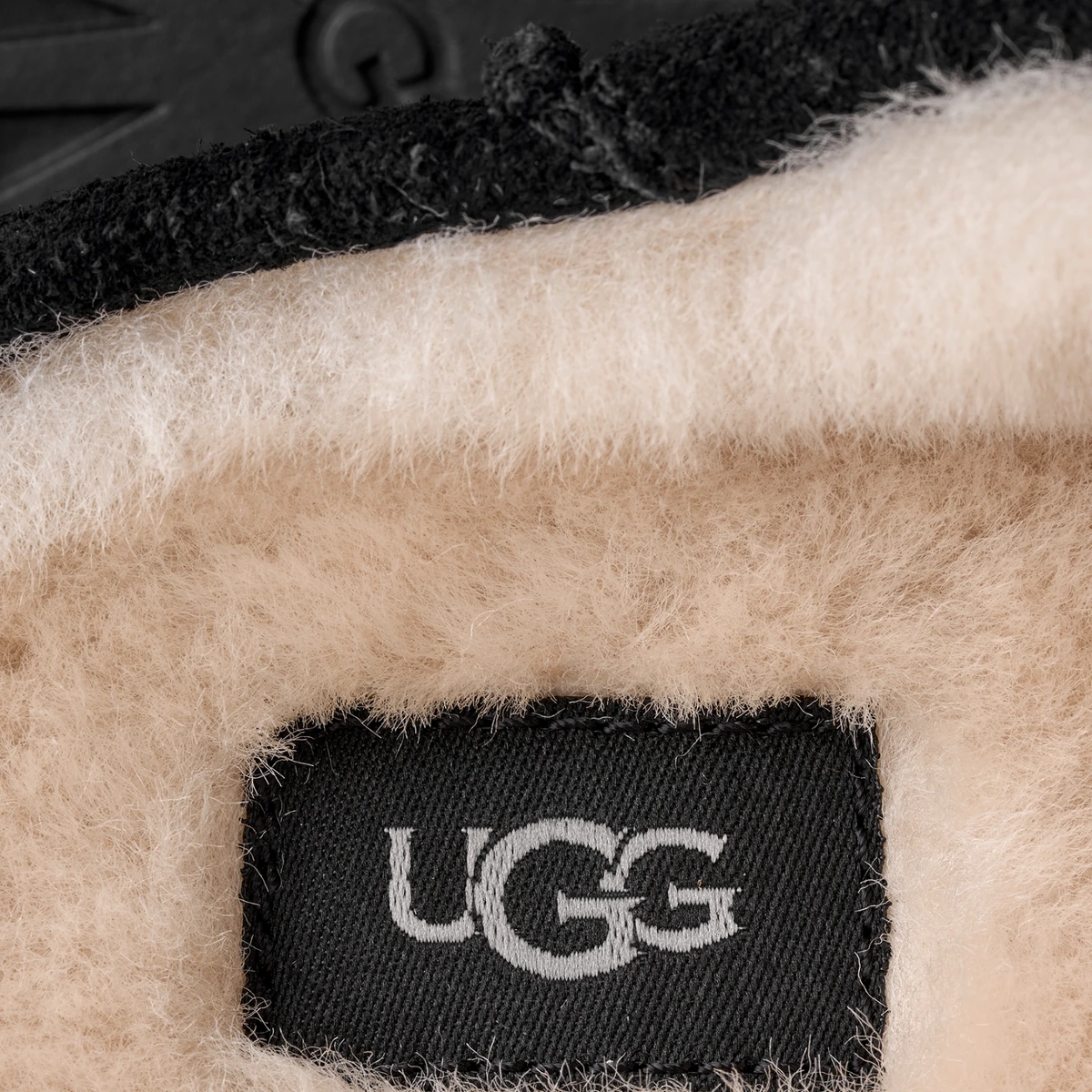 Женские слипоны Ugg Elea Slip On Black цена 10 000 Руб. Женские слипоны Ugg Elea Slip On Black цена 10 000 Руб. фото и описание в каталоге сайта ugg-boom.ru — фото 5